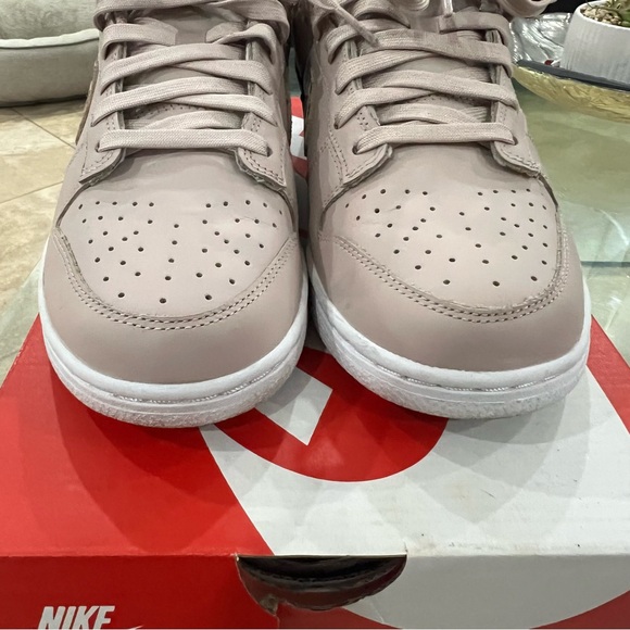 Nike Dunk Low SE in Fossil Stone and leopard print sneakers 8.5 - Picture 5 of 16